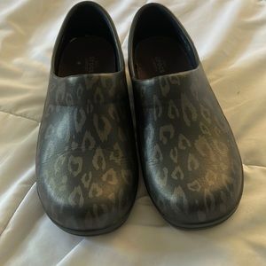 Leopard Crocs / nursing shoes